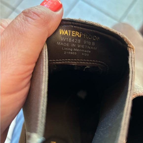 COLE HAAN WOMEN’S WATERPROOF BOOTIE, SZ 9.5 - Picture 4 of 8